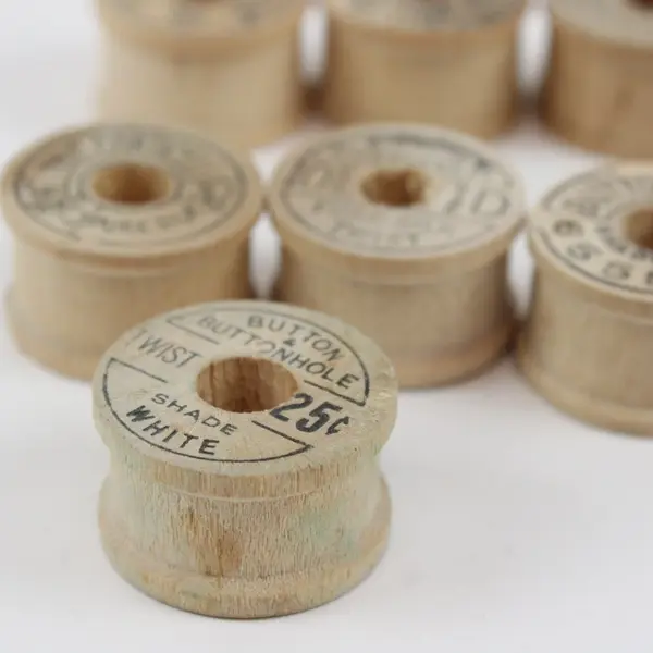 Lot of 10 Vintage Belding Sewing Thread Spools 3 w/Thread 7 Empty