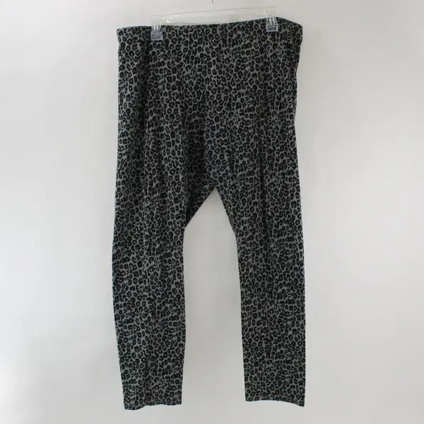 a.n.a A New Approach Leggings Women's Size XXL Gray and Black Cheetah Print