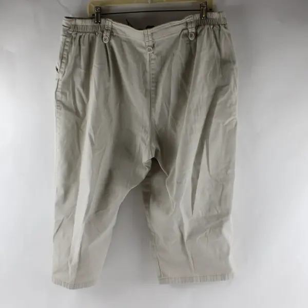 Larry Levine Beige Button Accent Capris Women's 18W