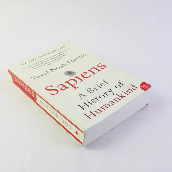 Sapiens A Brief History of Humankind Yuval Noah Harari 2018 PB With Insights