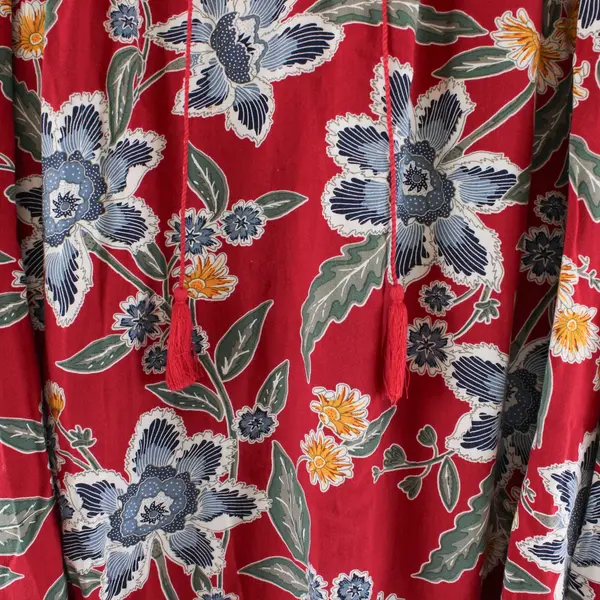 Old Navy Red Floral V-Neck Long-Sleeve Blouse with White & Blue Floral Print 3X