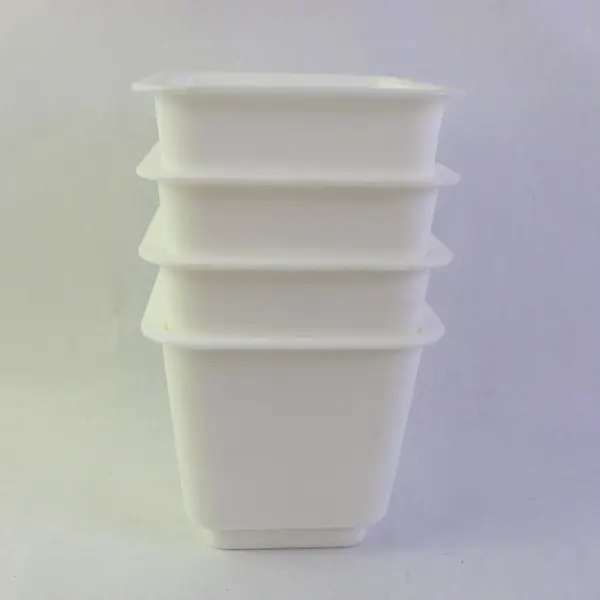 Lot of 4 White Plastic Plant Pots 5.5"