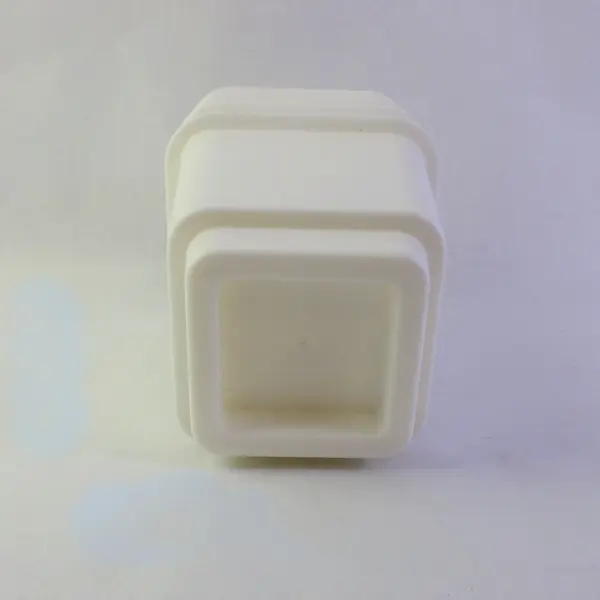 Lot of 4 White Plastic Plant Pots 5.5"