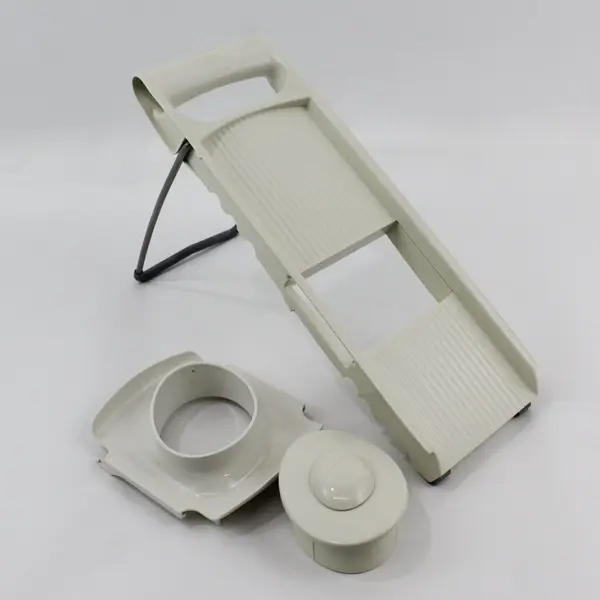 Pampered Chef Mandoline Food Slicer 4 Blade Set Storage Case