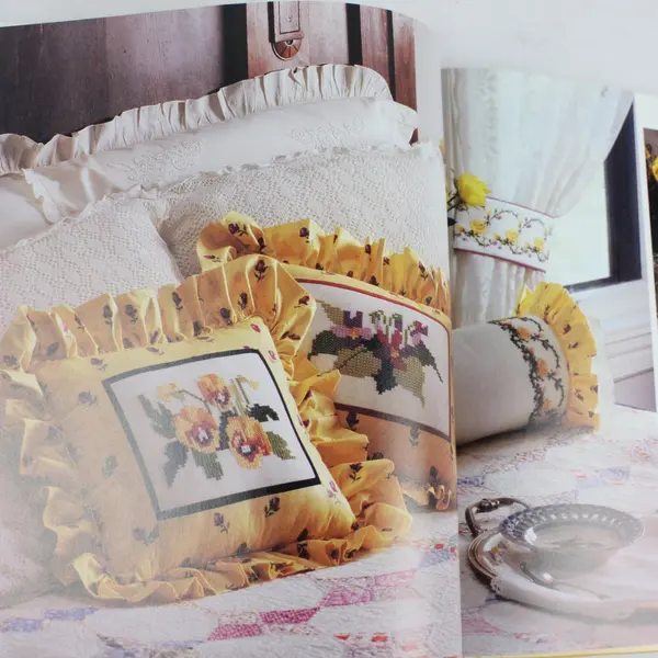 Vintage Better Homes and Gardens America's Best Cross-Stitch 1988 Hardcover DJ
