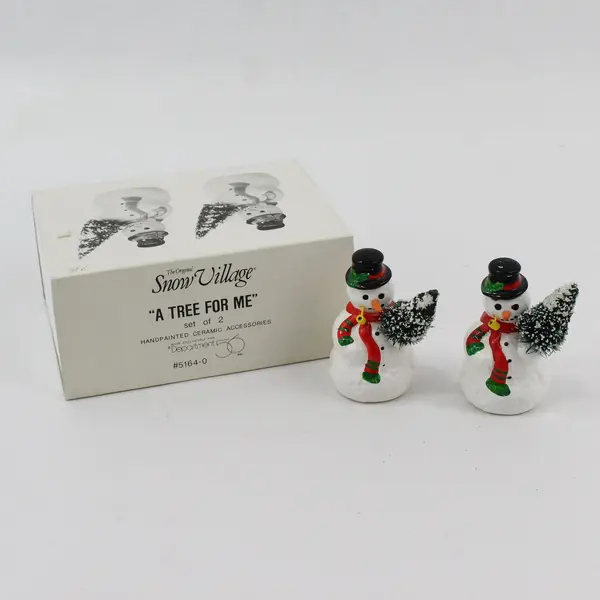 Dept 56 Snow Village A Tree For Me Snowman Accessory Set of 2 51640