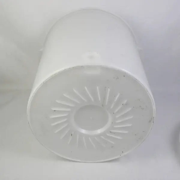 8 Gallon 30L White Plastic Brewing Fermenter Bucket Used