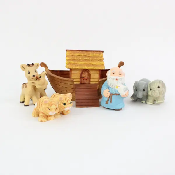 Hallmark Merry Miniatures Noah and Friends Figurine Set New Open Box