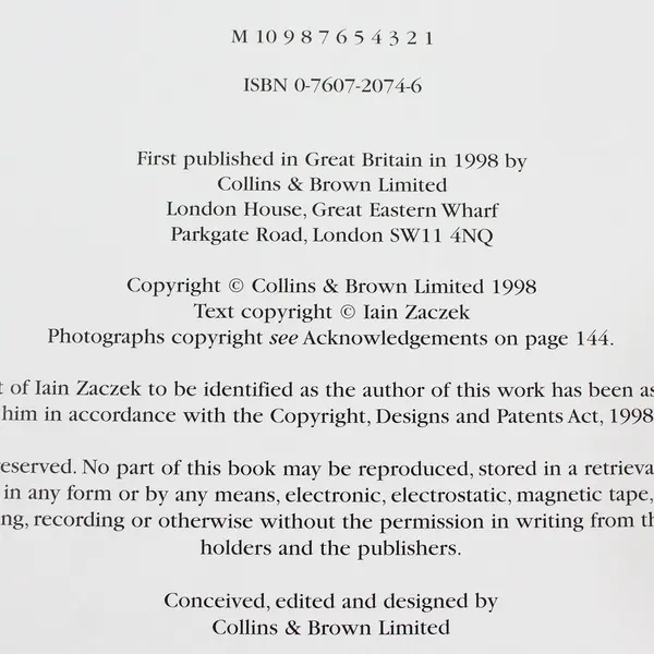 Clans & Tartans of Scotland HC Book 2000, Iain Zaczek Barnes & Noble Ed.   