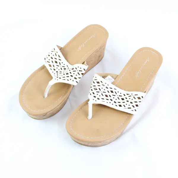 American Eagle White Faux Leather Wedge Sandals Women's US Size 7.5