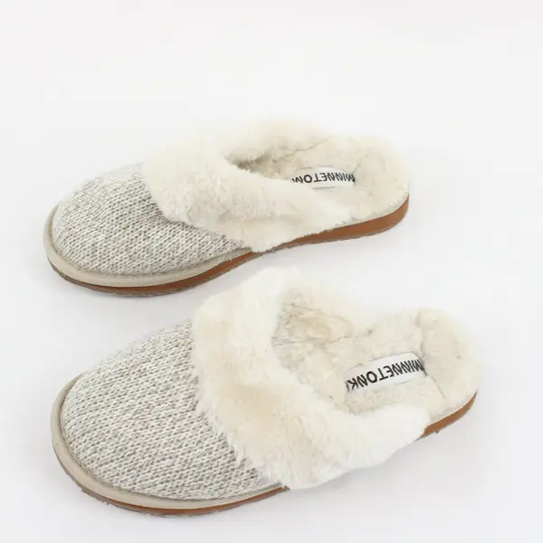 Minnetonka White and Gray Knit Faux Fur Lined Slippers Women's US Size 7M