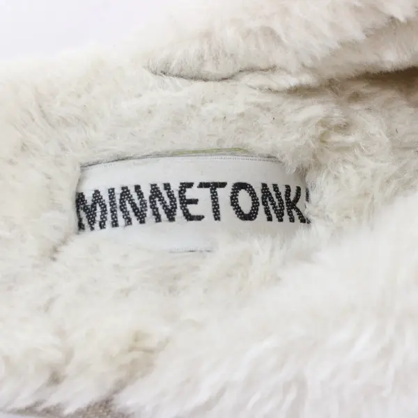 Minnetonka White and Gray Knit Faux Fur Lined Slippers Women's US Size 7M