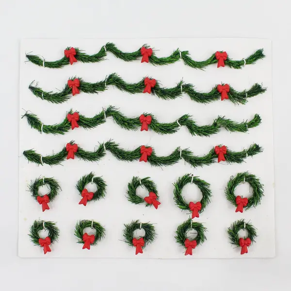 Dept 56  Wreath and Garland 14 Piece Accessory Set 