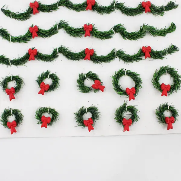 Dept 56  Wreath and Garland 14 Piece Accessory Set 