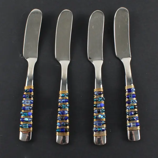 Lot of 4 Embellished Butter Knives With Beads & Gold Wire 5.5" Long