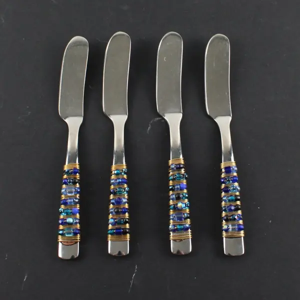 Lot of 4 Embellished Butter Knives With Beads & Gold Wire 5.5" Long
