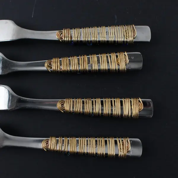 Lot of 4 Embellished Butter Knives With Beads & Gold Wire 5.5" Long