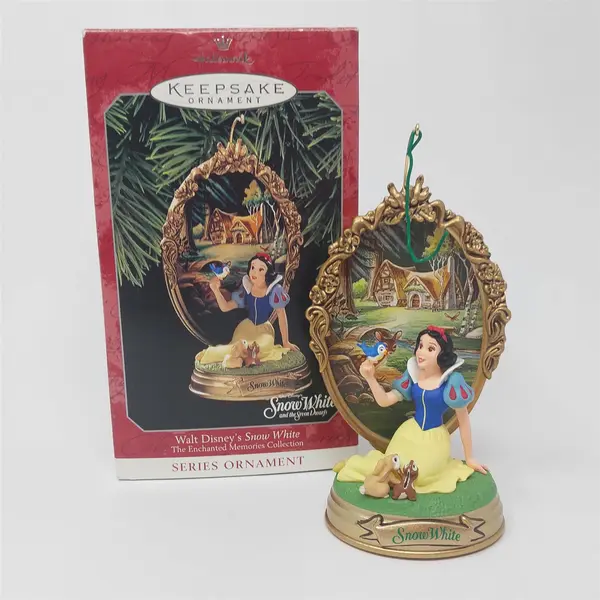 Hallmark Keepsake Disney Snow White Enchanted Memories #2 Ornament New Box