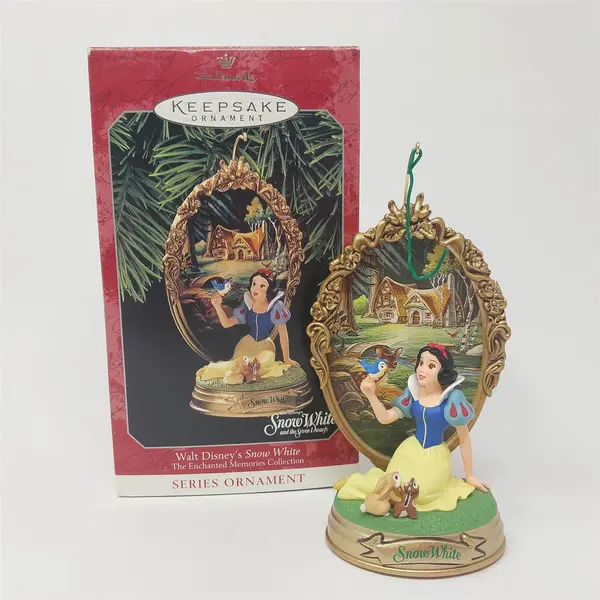 Hallmark Keepsake Disney Snow White Enchanted Memories #2 Ornament New Box