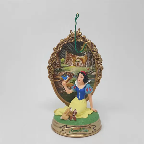 Hallmark Keepsake Disney Snow White Enchanted Memories #2 Ornament New Box