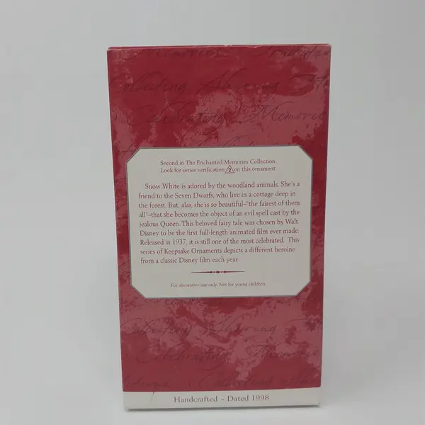 Hallmark Keepsake Disney Snow White Enchanted Memories #2 Ornament New Box