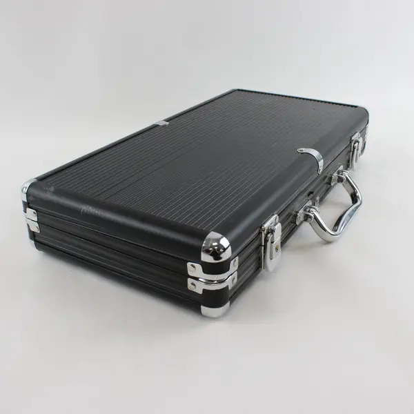 Portable Poker Chips Set 300-Count Aluminum Carry Case 2-6 Players