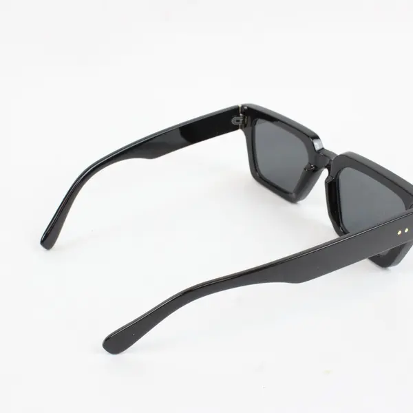 Beauty Society Women's Black Frame Sunglasses w/ Black Bag Case