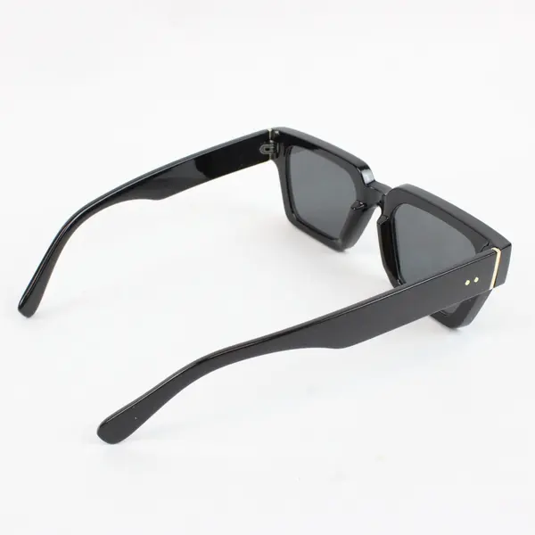 Beauty Society Women's Black Frame Sunglasses w/ Black Bag Case