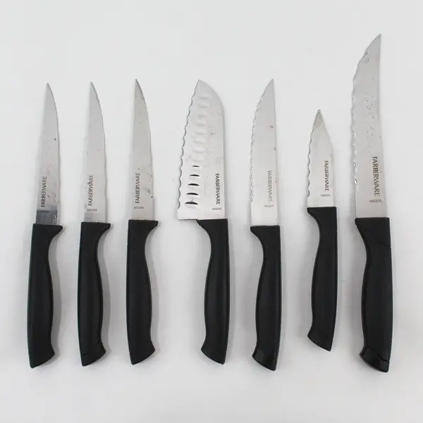  Set of 7 Farberware Knives with Wood Knife Block 18N355