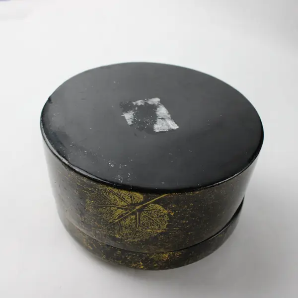 Vintage Unbranded Black Gold Leaf Lacquer Lidded Container