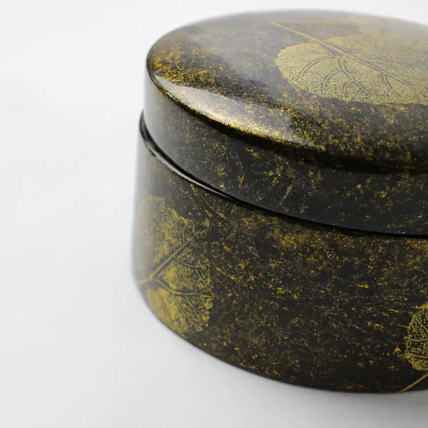 Vintage Unbranded Black Gold Leaf Lacquer Lidded Container
