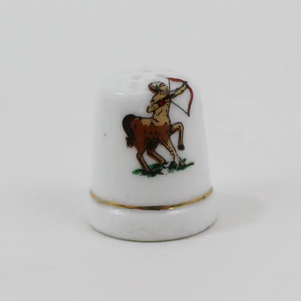 4 Travel Souvenir Ceramic Thimbles  Hawaii, Nashville, New Mexico