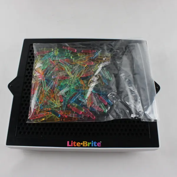 Lite-Brite Battery Operated Set 200+ Pegs Tested Working