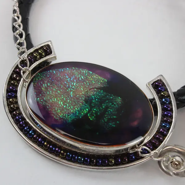 NWT Chico's Cosmos Sparkly Acrylic Stone Faux Leather Pendant Necklace 20"