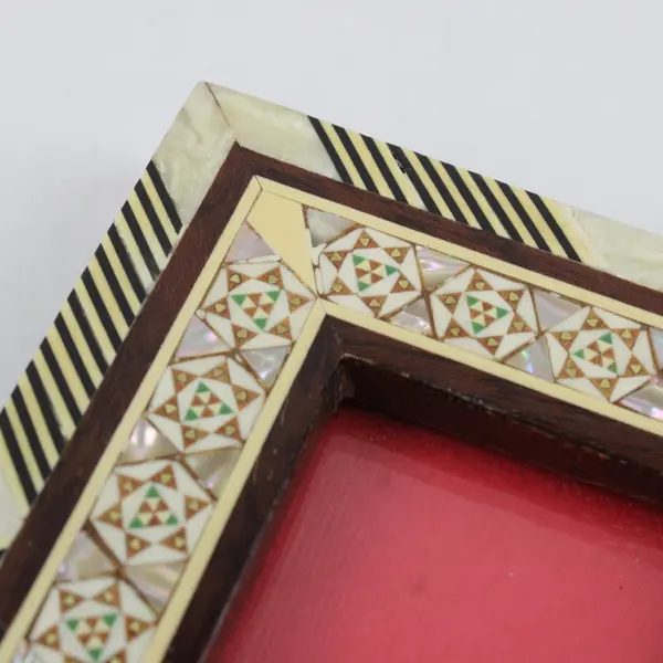 VTG Handmade Mother of Pearl Mosaic Inlay Tabletop Picture Frame 2.25"x2.75"