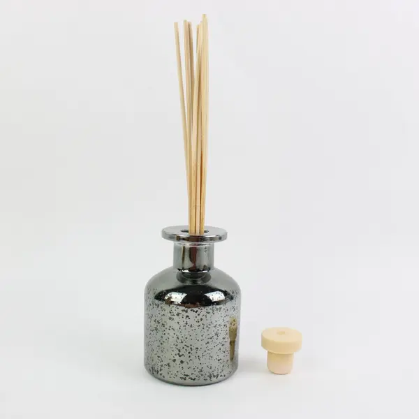 Bee & Willow Lavender & Juniper Reed Diffuser K on Front