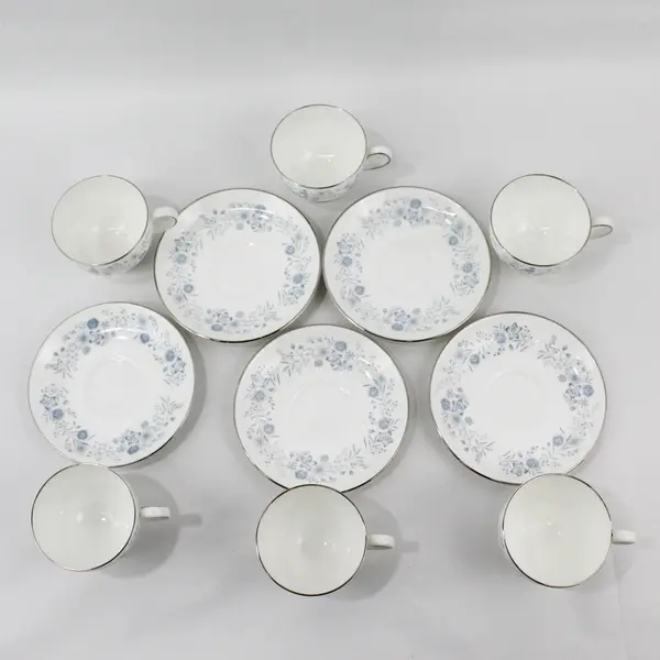 Set of 6 Vintage Wedgwood Belle Fleur Bone China Footed Cups And 5 Saucers