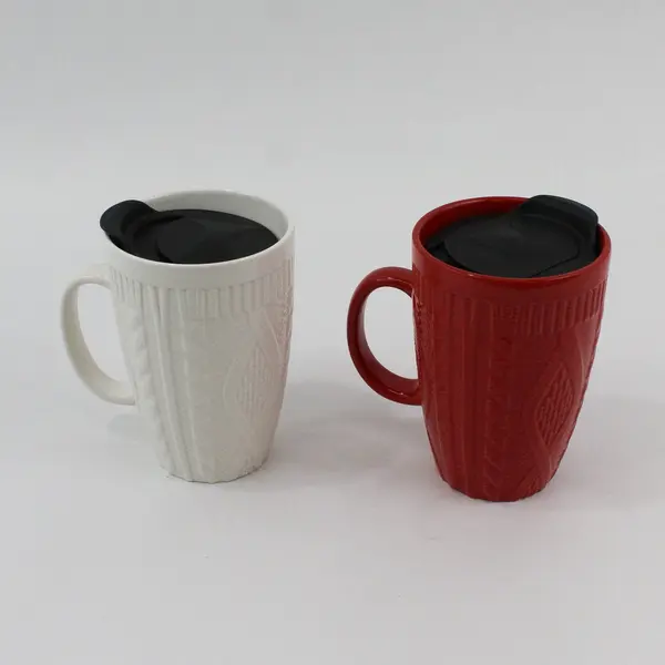 Thoughtfully Stoneware Set of 2 White Red Cable Knit Mugs Spill-Resistant Lids