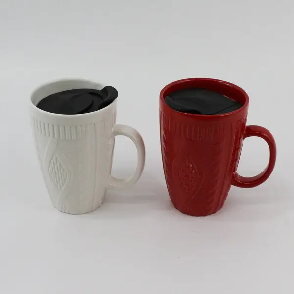Thoughtfully Stoneware Set of 2 White Red Cable Knit Mugs Spill-Resistant Lids