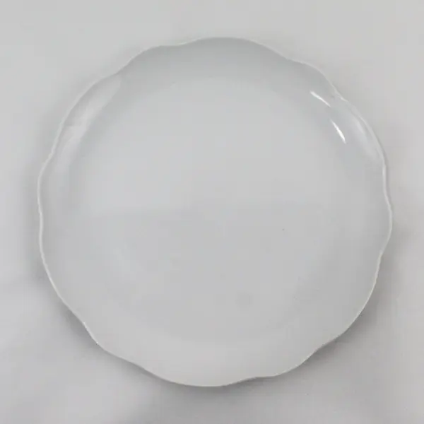 Freddi Scalloped Rim White Plate Made In Japan 10.5"