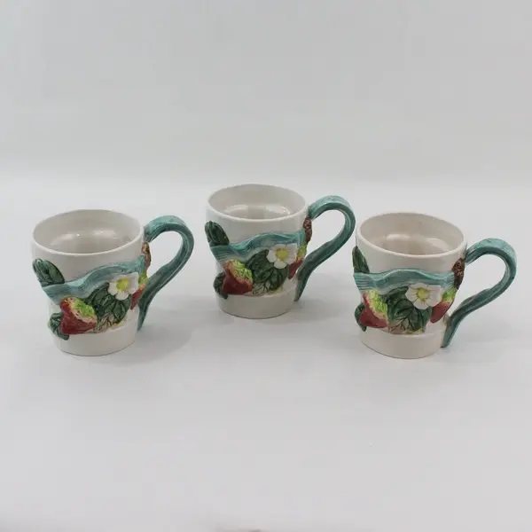 Up Design Set of 3 Raised Strawberry Flower Coffee Mugs Vintage