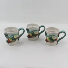 Up Design Set of 3 Raised Strawberry Flower Coffee Mugs Vintage