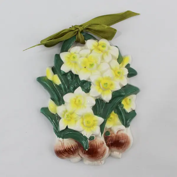 Set of 4 Embossed Flower Wall Plaques Made In China Tulips Daffodils Lilies