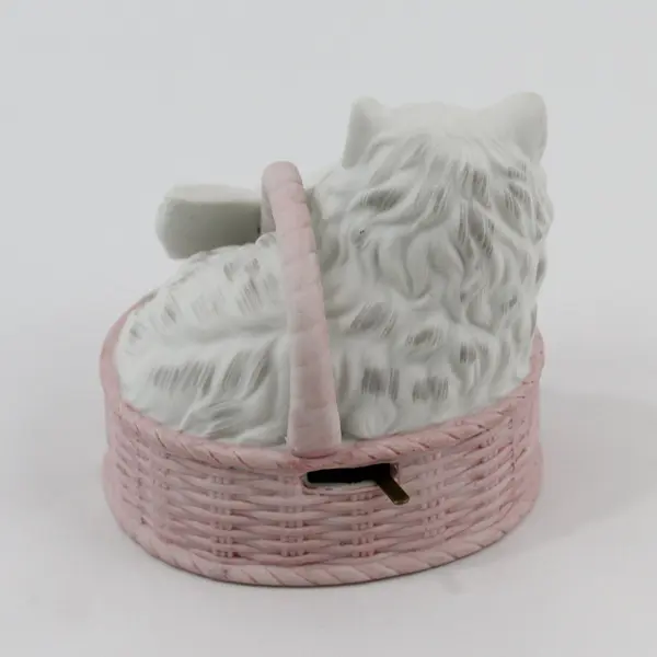 1982 Mann San Francisco Music Box Persian Cat In A Basket Plays Memory