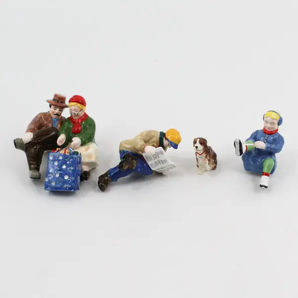 Dept 56 Snow Village Sitting In The Park 4-Piece Accessory Set 2000 55100
