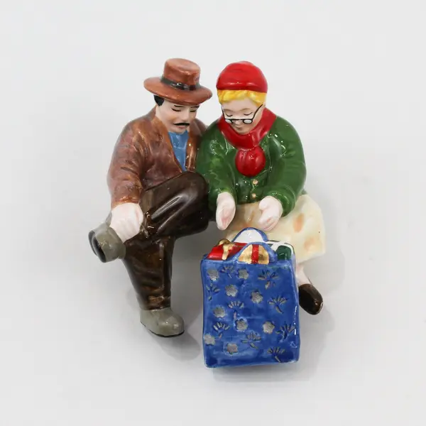 Dept 56 Snow Village Sitting In The Park 4-Piece Accessory Set 2000 55100
