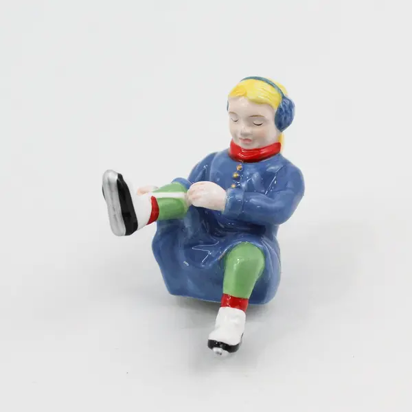 Dept 56 Snow Village Sitting In The Park 4-Piece Accessory Set 2000 55100
