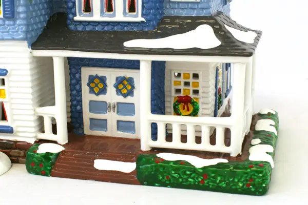 1996 Dept 56 Snow Village Shingle Victorian 54884
