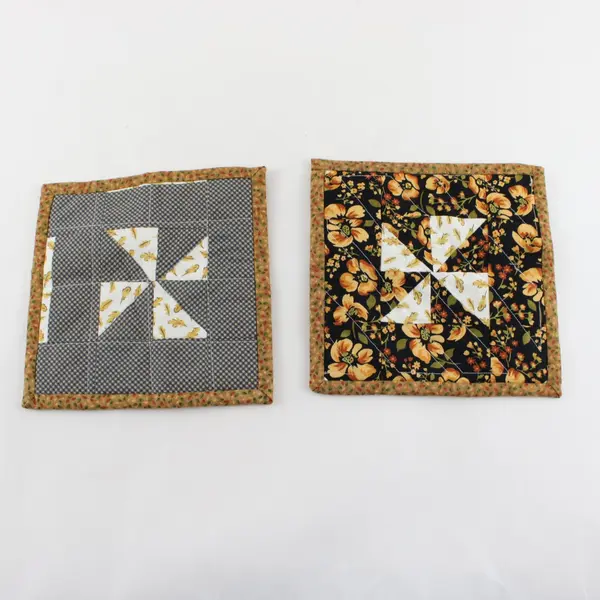 Set of 2 Autumn Foliage Floral Quilted Hot Pads 8" Square