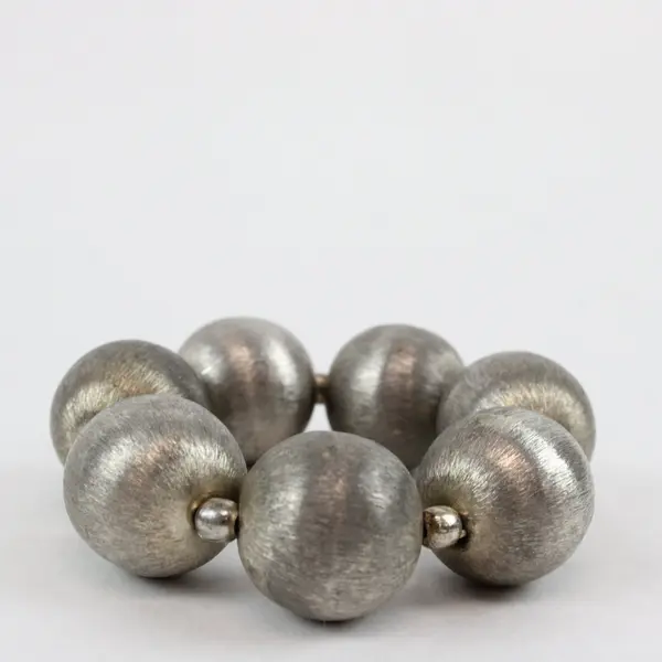 Set of 4 Silver-Tone Metal Napkin Rings "Balls" Design 